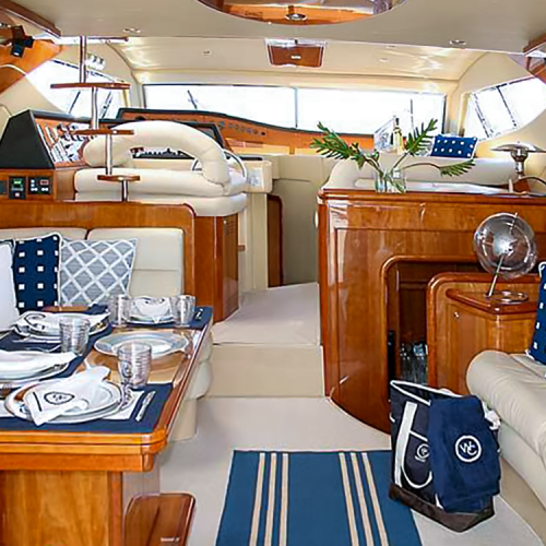 a2e56634f54ba5493f463f7d23256a90-sailboat-decor-private-yacht